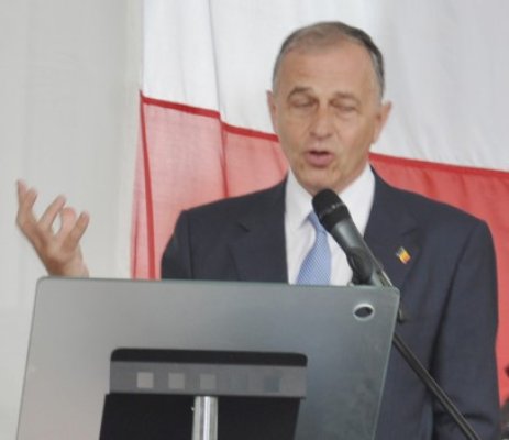 Geoană îi răspunde lui Antonescu: Deşi este cel mai bun prieten al somnului, să nu se culce pe-o ureche